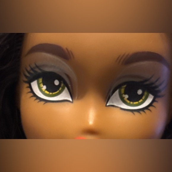 BRATZ Study Abroad Sasha Doll which was released in 2015 - Picture 7 of 11